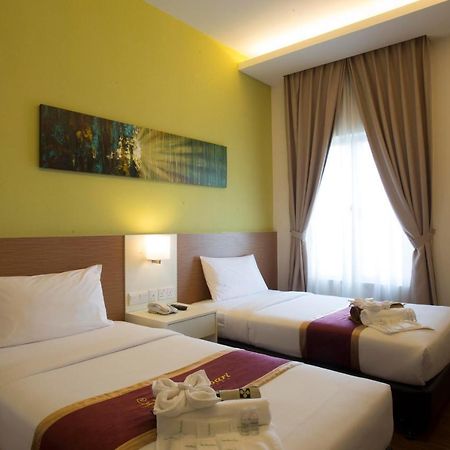 Amansari Hotel Desaru Esterno foto