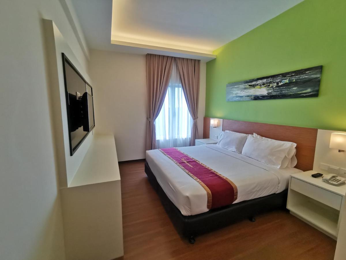 Amansari Hotel Desaru Esterno foto
