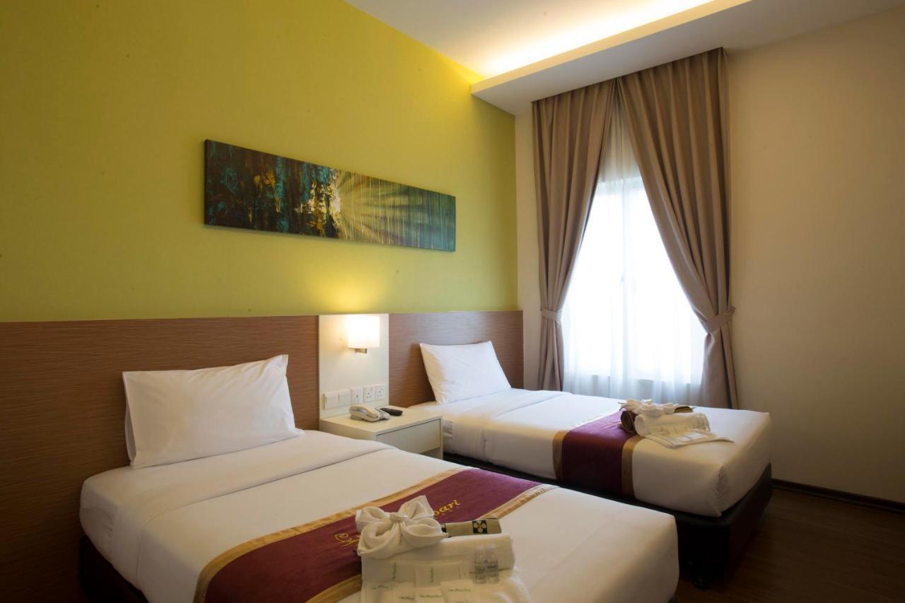 Amansari Hotel Desaru Esterno foto
